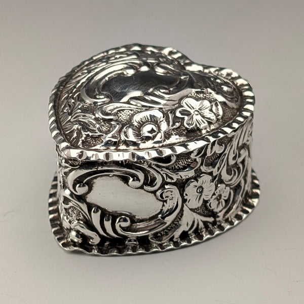 1892 年英國古董純銀心型盒 25 克