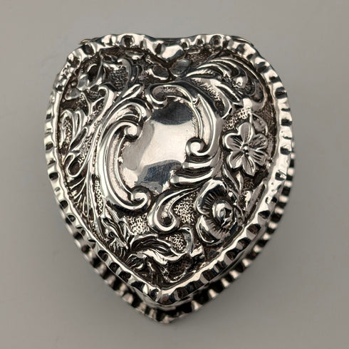 1892年 英国アンティーク 純銀製 ハート形ボックス 25g