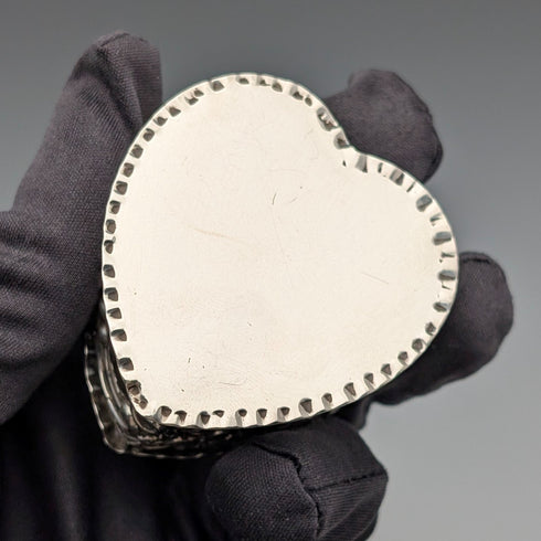 1892年 英国アンティーク 純銀製 ハート形ボックス 25g