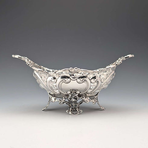 Circa 1900 American antique sterling silver dish with legs, 205g, Black Starr & Frost