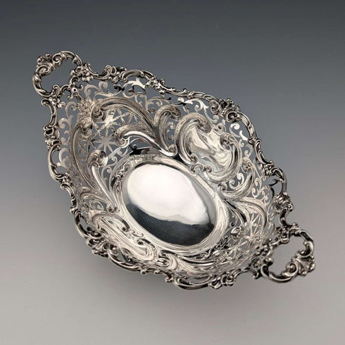 Circa 1900 American antique sterling silver dish with legs, 205g, Black Starr & Frost