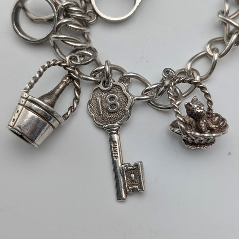 1979年 英国ヴィンテージ 純銀製 チャームブレスレット 33g