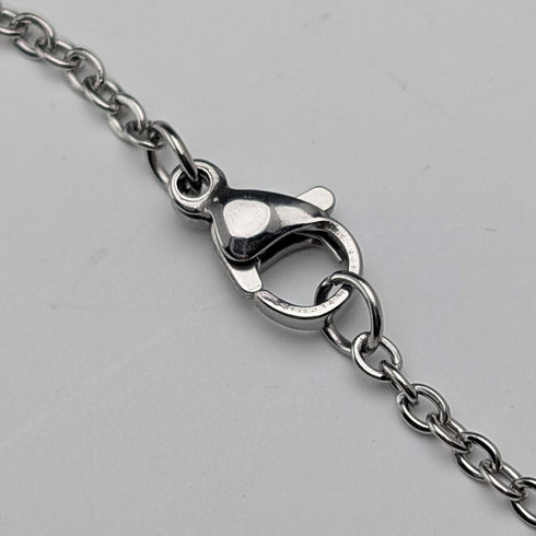 ヴィンテージ 純銀製 オーバル型ロケットペンダント ネックレス付き