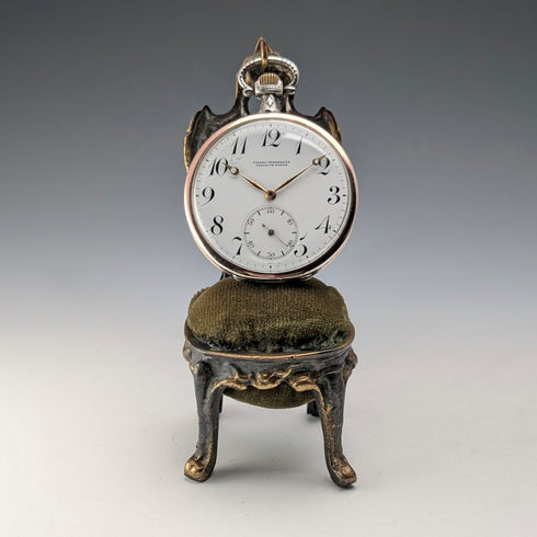 1920 年代黃銅椅懷錶架卡其色床單