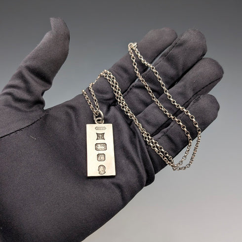 1977年 英国 純銀製 ジュビリーインゴットペンダント&純銀製チェーン 計21g Excalibur Jewellery①