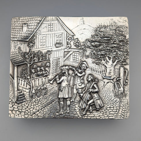 1912 年英國古董純銀大盒子,帶有精細裝飾,444 克 George Bedingham 狀況極佳