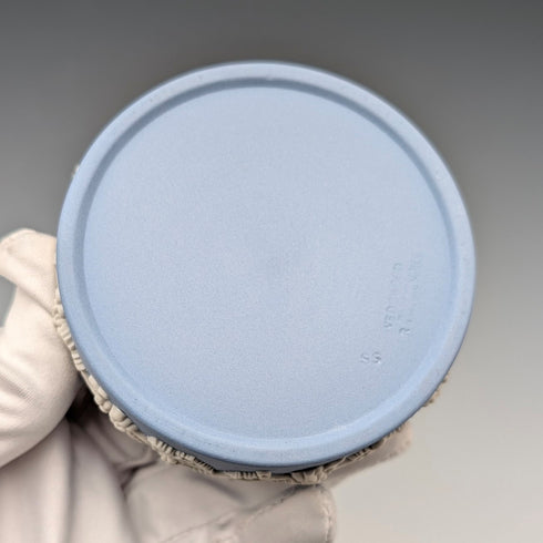 英国ヴィンテージ ウェッジウッド ジャスパーウェア製 丸型ボックス 小物入れ ペールブルー