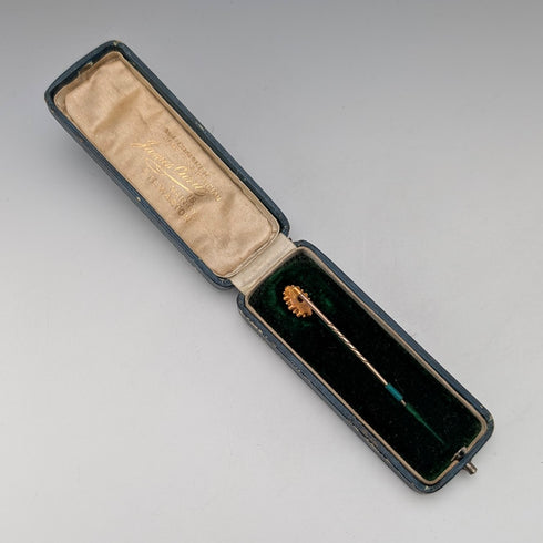 Antique British 15ct gold pin brooch in case