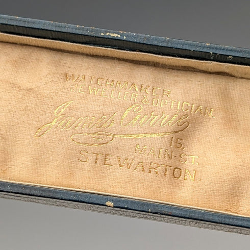 Antique British 15ct gold pin brooch in case