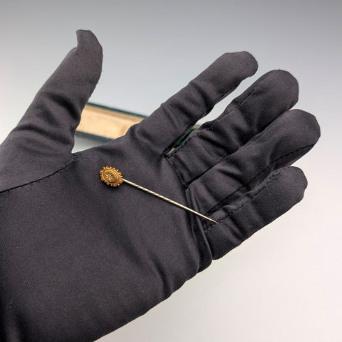 Antique British 15ct gold pin brooch in case