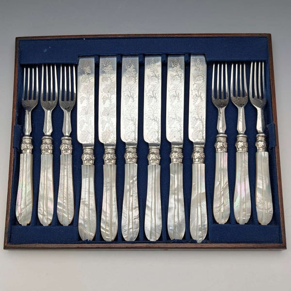 約 1875 年英國古董白色珍珠母手柄甜點餐具,6 對,帶托盤