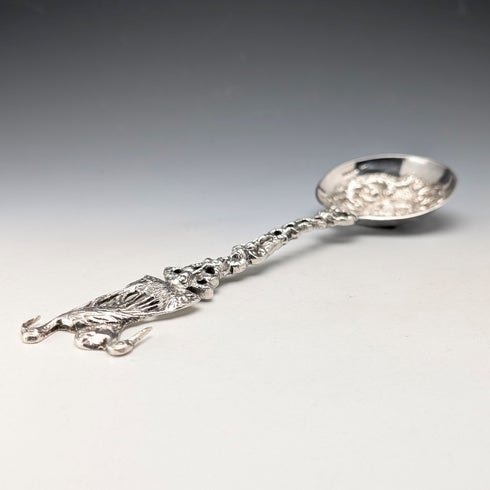 1904 年英國古董純銀大勺,帶有 Samuel Boyce 的浮雕裝飾