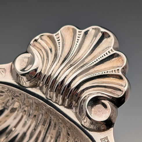 1978年 英国ヴィンテージ 純銀製 シェル型脚付きディッシュ 124g David Hollander&Son