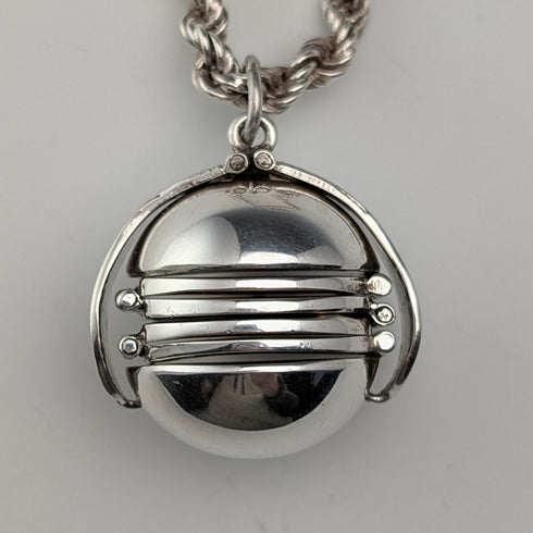 Vintage sterling silver expandable photo pendant with thick sterling silver necklace, 47g