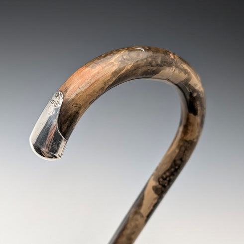 1925 年英國古董手杖,帶有斑駁的桿身、彎曲的手柄和純銀裝飾,86 厘米