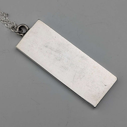 1977 British sterling silver jubilee ingot pendant and sterling silver chain, total 32g L&N