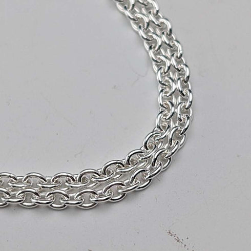 1977 British sterling silver jubilee ingot pendant and sterling silver chain, total 32g L&N