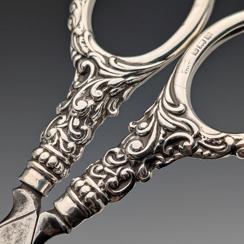 1902 古董純銀手柄縫紉剪刀 3 件套 Levi&Salaman