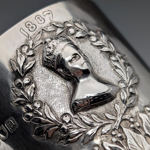 1896年 英国ヴィクトリア女王 ダイヤモンドジュビリー 純銀製マグカップ 161g Frederick Augustus Burridge