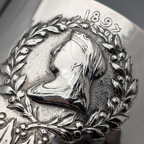 1896年 英国ヴィクトリア女王 ダイヤモンドジュビリー 純銀製マグカップ 161g Frederick Augustus Burridge