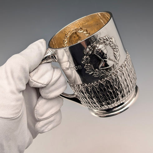 1896年 英国ヴィクトリア女王 ダイヤモンドジュビリー 純銀製マグカップ 161g Frederick Augustus Burridge