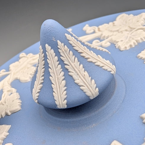 復古英國 Wedgwood Jasperware 淡藍色圓形糖果盒