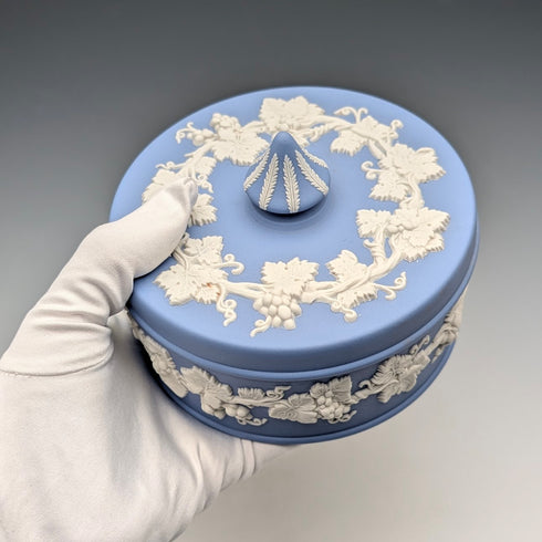復古英國 Wedgwood Jasperware 淡藍色圓形糖果盒
