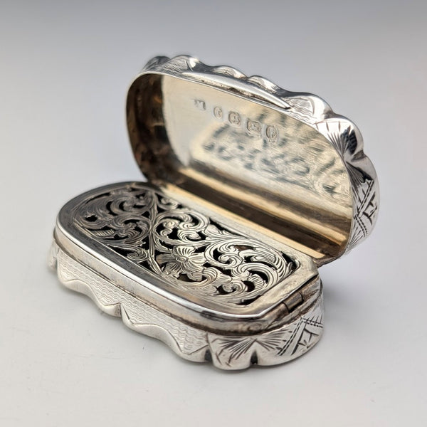 1877 British antique sterling silver vinaigrette 20g Frederick Marson