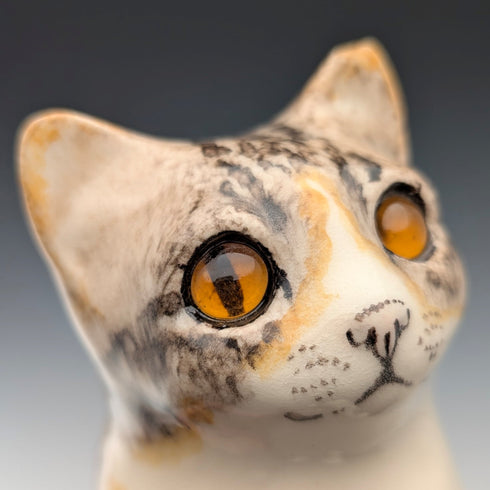 英国ウィンスタンレイ ケンジントンキャット キジトラ 陶器製フィギュリン(サイズ2)