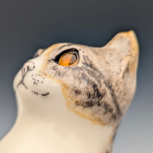 英国ウィンスタンレイ ケンジントンキャット キジトラ 陶器製フィギュリン(サイズ2)