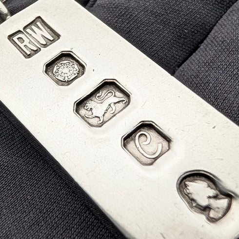 1977 British sterling silver jubilee ingot pendant 31g with necklace Ralph Weston