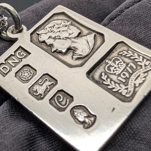 1977 British sterling silver jubilee ingot pendant 14g with necklace DNG