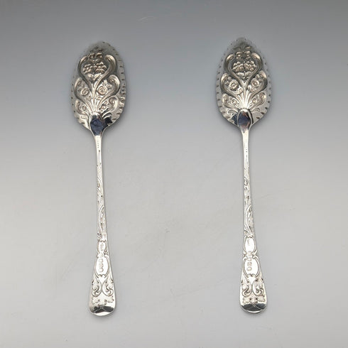 1803 年英國喬治亞時期古董純銀漿果勺一對,由托馬斯·沃利斯二世製作