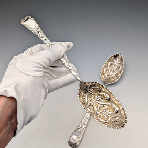 1803 年英國喬治亞時期古董純銀漿果勺一對,由托馬斯·沃利斯二世製作