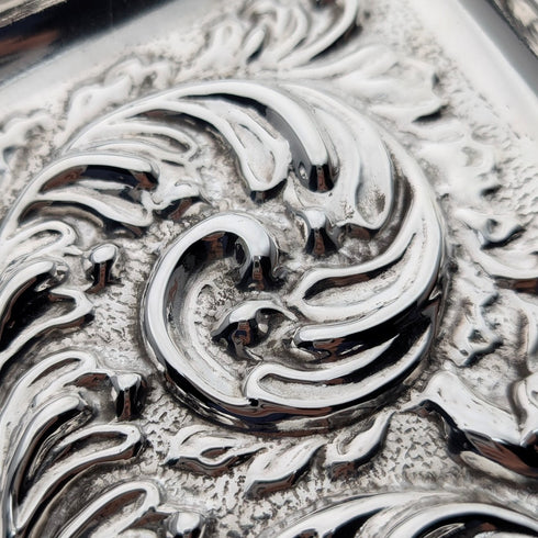 約 1900 年英國古董銀盤浮雕方形梳妝台托盤