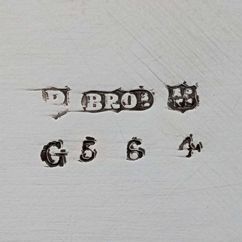 Briddon Brothers 出品的古董英國鍍銀橢圓形麵包板