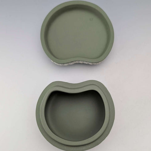 英國復古 Wedgwood Jasperware 豆形飾品盒,綠色
