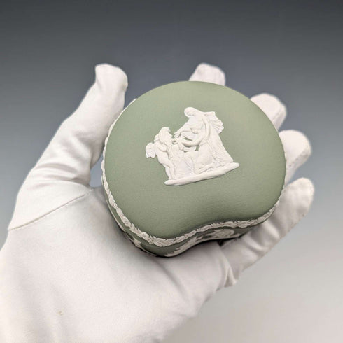 英國復古 Wedgwood Jasperware 豆形飾品盒,綠色