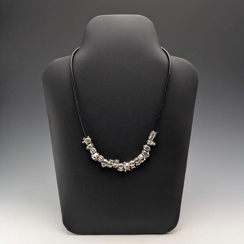 ヴィンテージ 純銀製 アニマルビーズ計56g レザーネックレス付