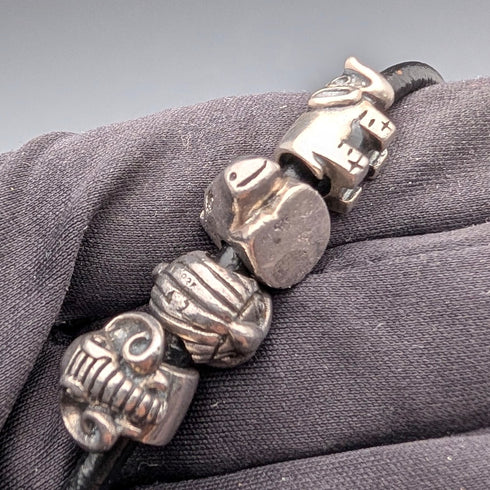 ヴィンテージ 純銀製 アニマルビーズ計56g レザーネックレス付