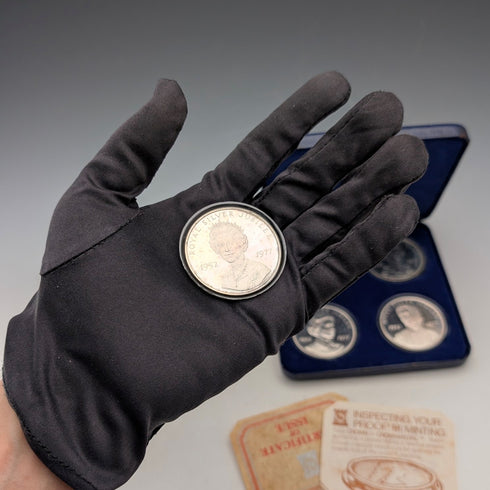 1977年 英国 純銀製 シルバージュビリー クラウン銀貨4個セット 計113g ケース入 Pobjoy Mint