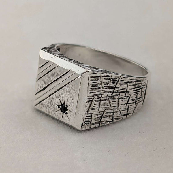 Vintage sterling silver signet ring (size 19)