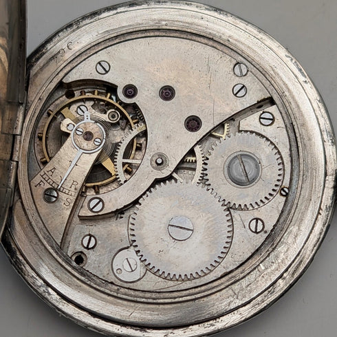 古董瑞士製造無簽名懷錶,銀色側面有黑金裝飾,纖薄獵錶殼,運作良好