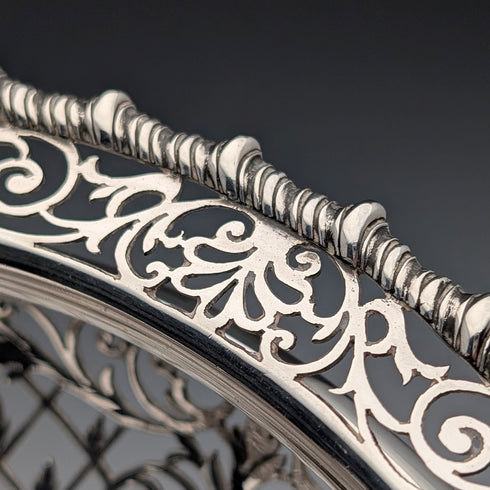 1911年 英国アンティーク ピアス装飾 純銀製 脚付きフルーツボウル 436g Goldsmiths&Silversmiths