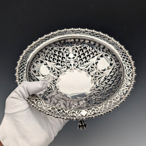 1911年 英国アンティーク ピアス装飾 純銀製 脚付きフルーツボウル 436g Goldsmiths&Silversmiths