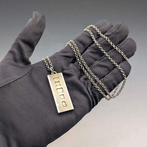 1977 British pure silver jubilee ingot pendant, 39.1g, with pure silver necklace, EJLd