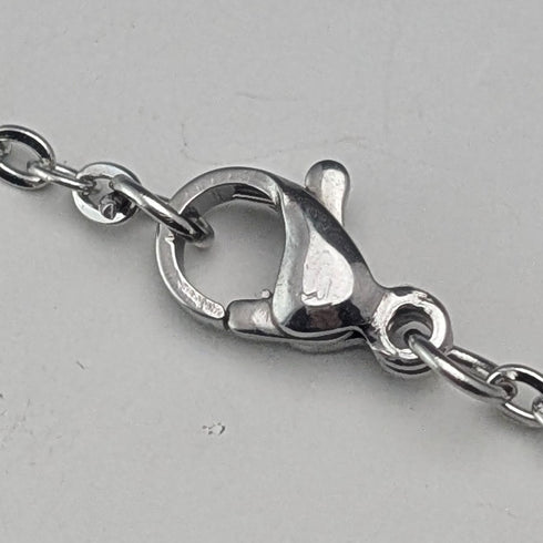 1902 年英國古董花卉裝飾純銀口哨,由 William Manton 製作,配有鏈條