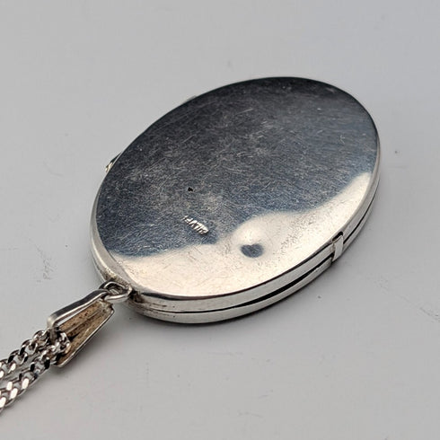 ヴィンテージ 純銀製 オーバル型ロケットペンダント 純銀ネックレス付き 計7g