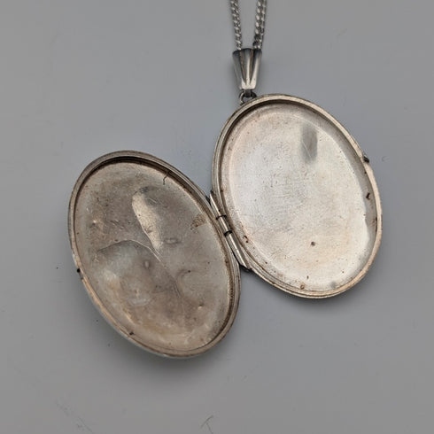 ヴィンテージ 純銀製 オーバル型ロケットペンダント 純銀ネックレス付き 計7g