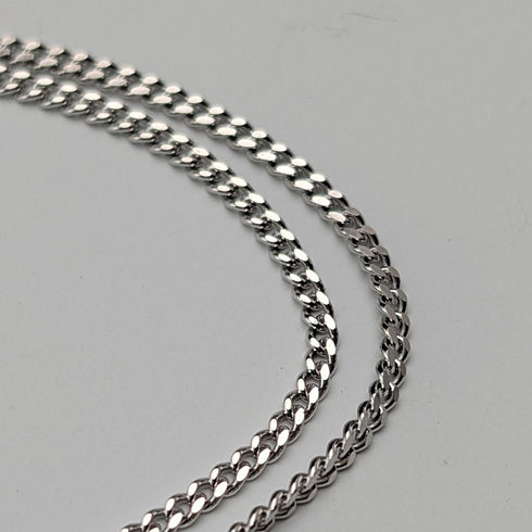 Vintage sterling silver oval locket pendant with sterling silver necklace, 7.6g total